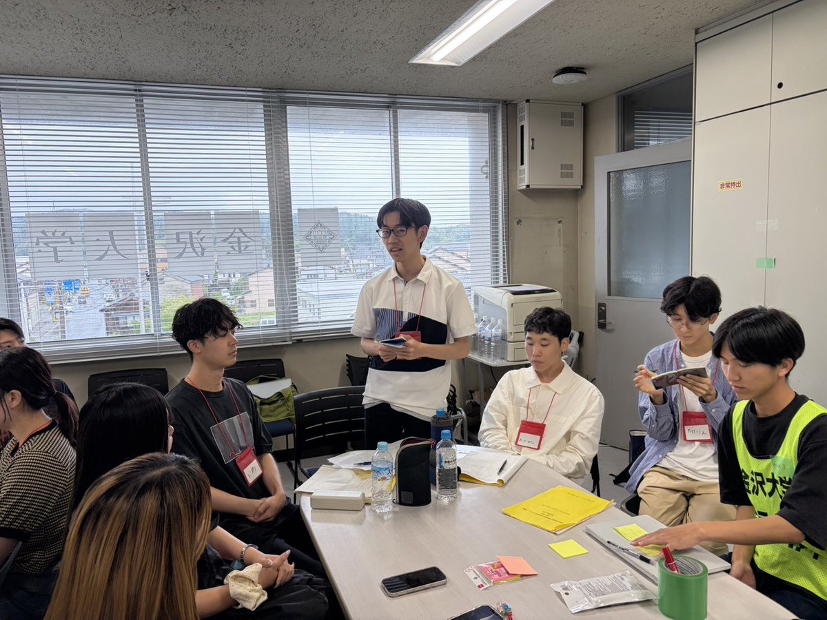 ryuvnc's tweet photo. 【能登復興支援V 4日目】

最終日は輪島市の重蔵神社を訪問。
禰宜の能門さんより震災時の在宅避難や直後から始めた共助の取り組みについてお聞きしました。また金沢大学の学生と活動紹介や「能登の復興のために私たちができること」をテーマにグループディスカッションで交流を深めました。 https://t.co/1WVS9jzao1