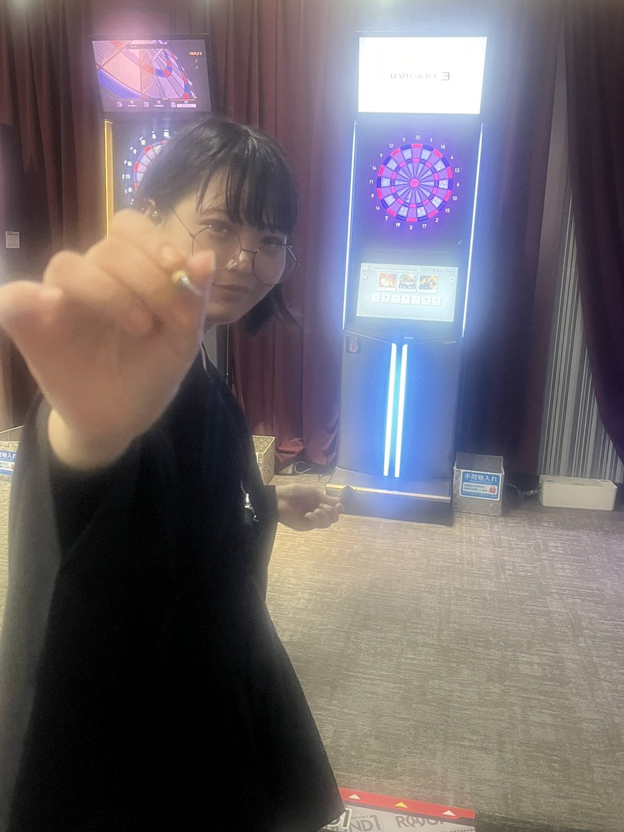 mikabigon628's tweet photo. ろーたすと人生初のダーツしに来た https://t.co/iqBiGSuvAH