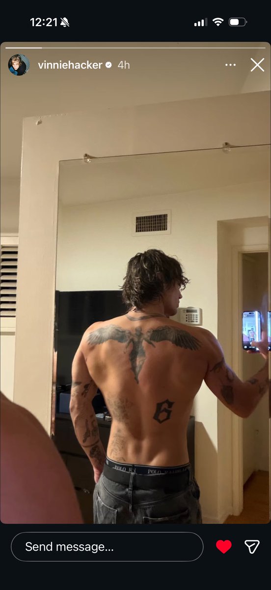 josueagain's tweet photo. hello when the fuck did he get this big ima faint https://t.co/SQlYdIGr1O