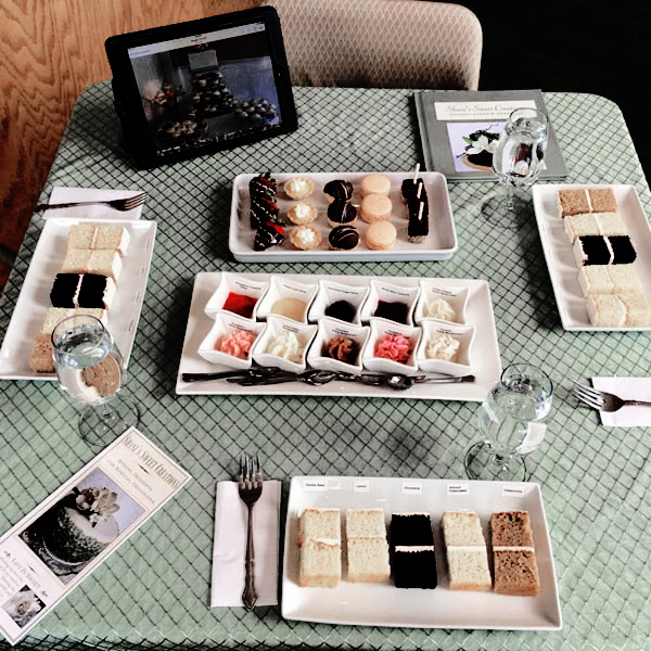 anklebraceletgf's tweet photo. the easiest way to try every single cake flavour you can think of? pretend you're getting married. you're all invited to me and hanabi's fake wedding btw, we're still deciding on a date but i feel like an early spring wedding would be good? help me convince her! https://t.co/N9SpYtyHwb