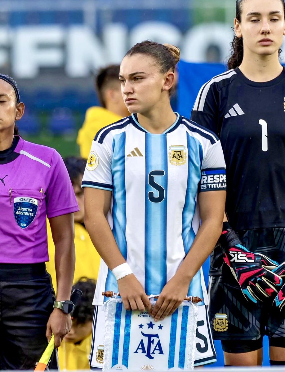 FutbolerasAR's tweet photo. 🇦🇷©️Agustina Maldonado, jugadora de 17 años de River Plate, será la capitana de la Selección Argentina Sub-20 durante la Copa del Mundo de Polonia. https://t.co/ga5fs9ADu5