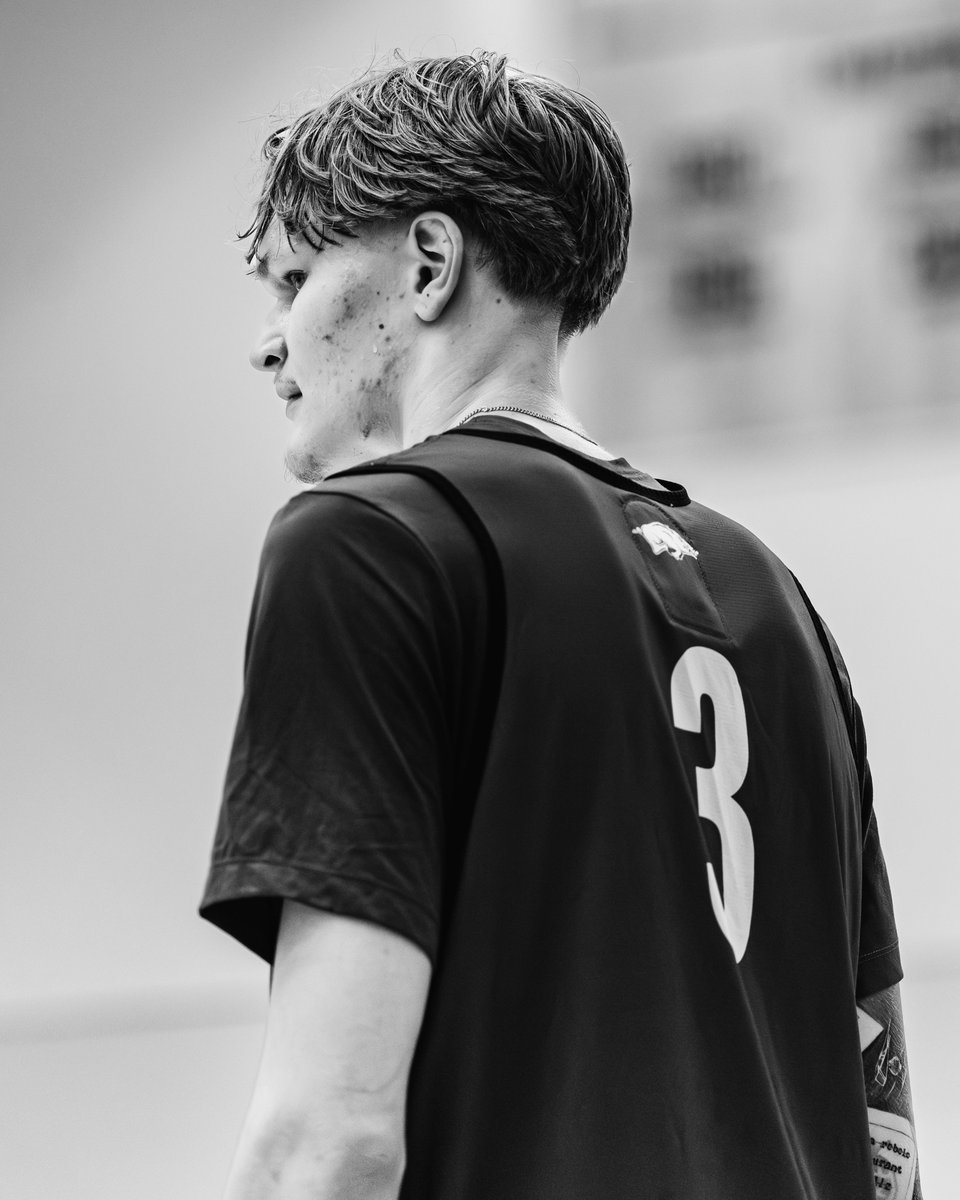 RazorbackMBB's tweet photo. Pressure makes diamonds. 💎 https://t.co/7qtDwD9nfc
