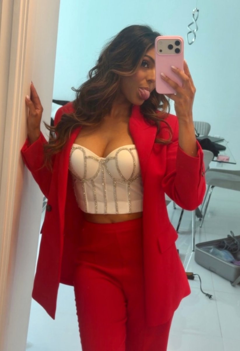 RackCityTitty's tweet photo. The fucking rack on Emily. Fuck 

#wwe
#wwenxt
#emilyagard https://t.co/gXYDTkFZcP