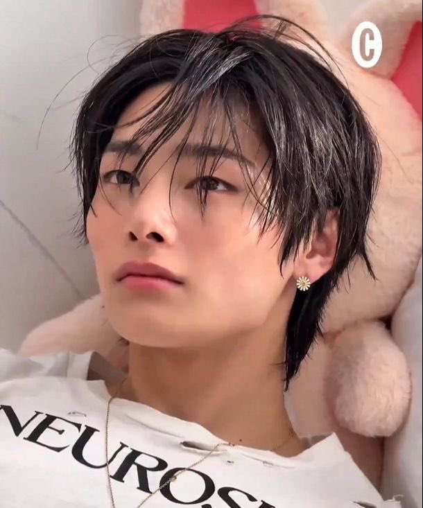 collisionlk's tweet photo. these photos of jeongin are so insane like they are Lethal https://t.co/YC6omnqjKB