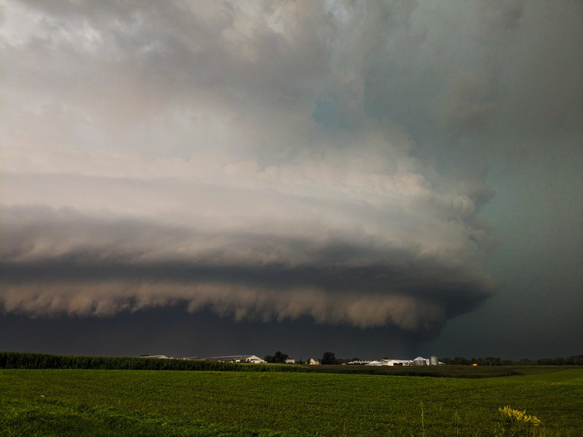 ffrffr123's tweet photo. WESTERN NY LEGACY DAY 🛸 #nywx

Tornadic supercell in Medina, NY https://t.co/kMAG2TJNhM