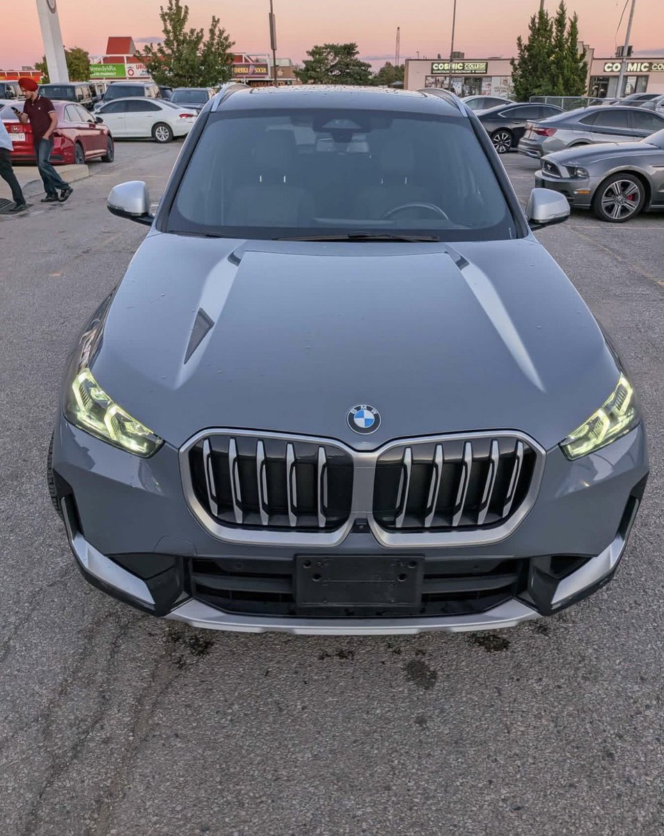 Akwasi_Ma_guy's tweet photo. 2023 BMW X1 

Fully loaded 
HARMAN KARDON music system 
Panoramic sunroof 
Head up display 
24” Curved display
Custom ALLOY WHEELS

SINGLE OWNER
CLEAN CARFAX
For more information Whatsap 233249012380. Buying and shipping from🇨🇦 to 🇬🇭380k .gh https://t.co/wpy1C3LZ7n