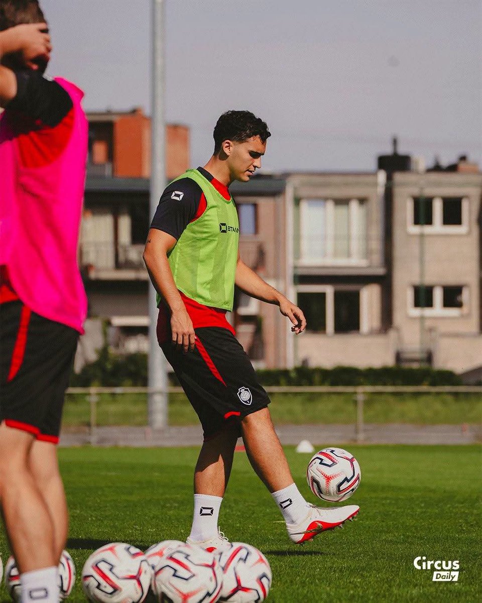 Barceloneactual's tweet photo. 🏋️ Alvaro Cortés a commencé l'entraînement avec son nouveau club.

✊ Bonne chance ! 🛡️

📸 @official_rafc https://t.co/GaFnkkfGQa