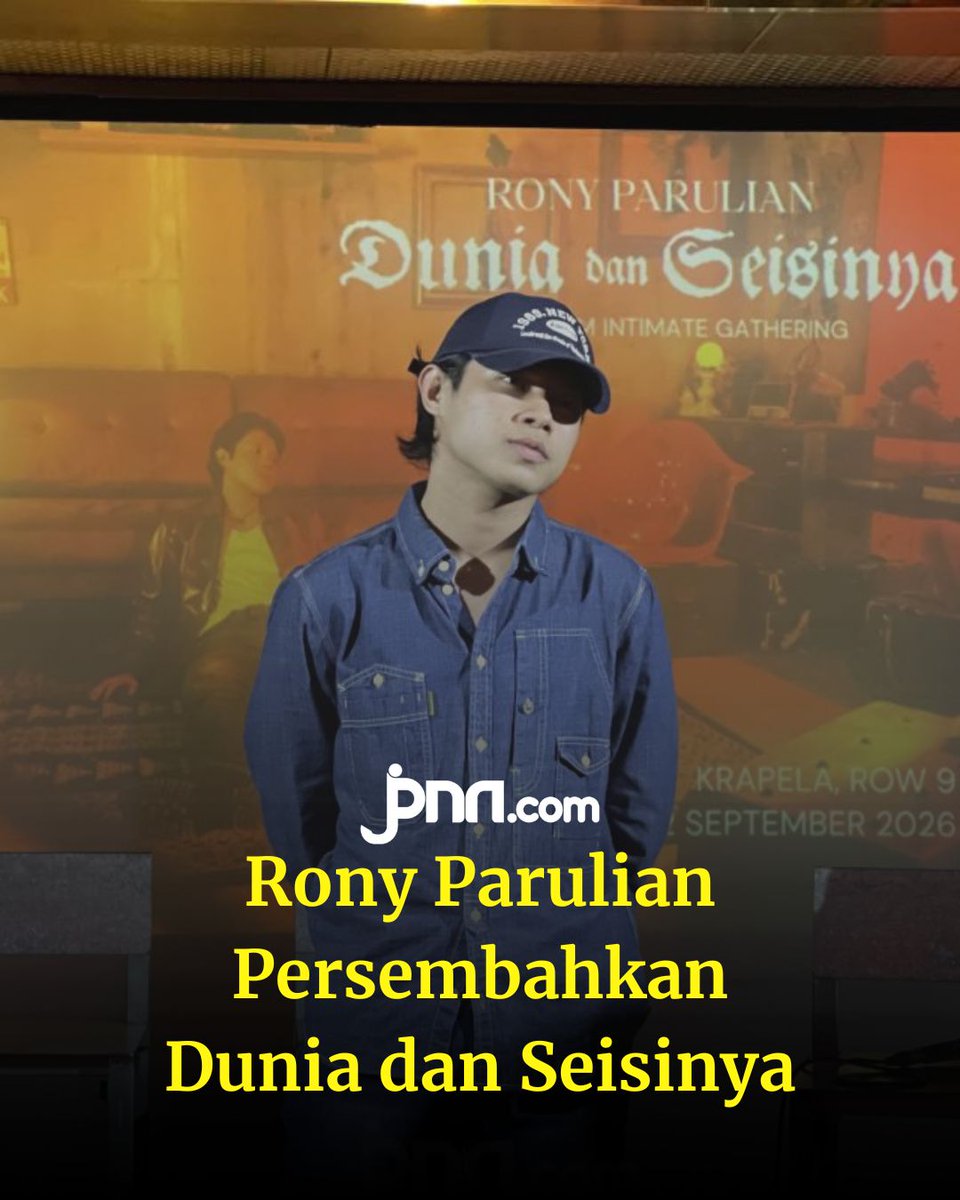 jpnncom's tweet photo. Penyanyi Rony Parulian mempersembahkan album terbaru yang berjudul Dunia dan Seisinya.

Berisi 10 lagu, album kedua tersebut sekaligus menjadi bukti kematangan Rony Parulian sebagai penyanyi sekaligus penulis lagu.

"Album ini dengan suasana hati berbeda, bicara soal dunia, dunia itu  dia, dia itu rahasia. Album ini menceritakan tentang cinta, manusia yang  jatuh cinta," kata Rony Parulian di Krapela, Jakarta Selatan pada Rabu  (2/9).

Menurutnya, ada dunia yang  dijalani setiap hari, dengan segala rutinitas, kebisingan, pertemuan,  perpisahan, dan hal-hal yang kadang berjalan di luar kendali.

Baca selengkapnya:
https://t.co/hES4L0oqDd

#RonyParulian
#DuniaDanSeisinya
#MusikIndonesia