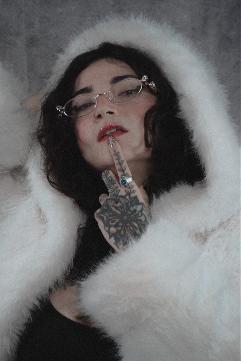 pasteletooo's tweet photo. Snow Bunny baby https://t.co/7bMWAzk5xM