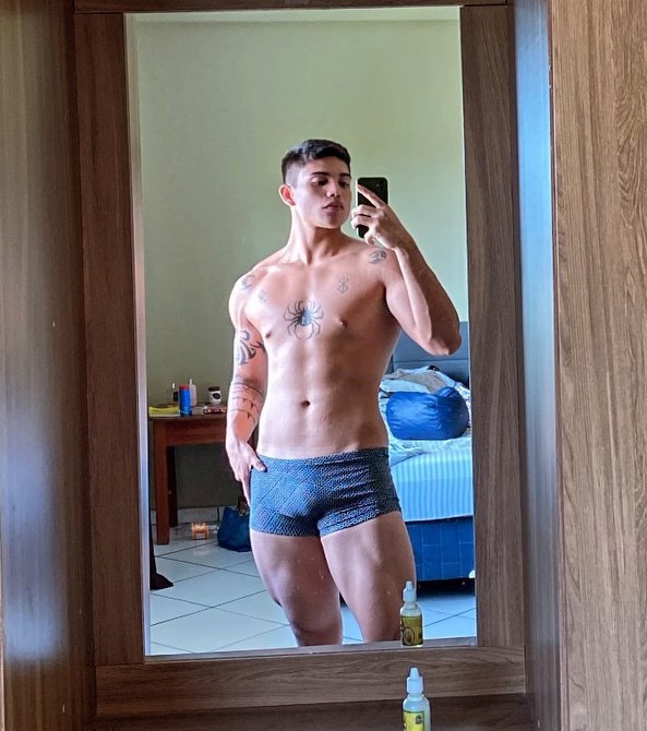 marcelporra's tweet photo. Btw feliz mês da visibilidade https://t.co/rdtgmaGIA6