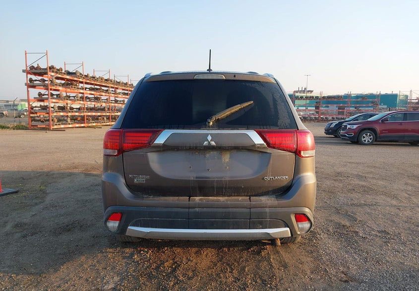 Akwasi_Ma_guy's tweet photo. 2016 MITSUBISHI OUTLANDER GT

AWC V6!!This vehicle Is loaded with automatic transmission. This car is fully loaded with Navigation , leather heated seats, Lane departure, Blindpsot warning, Reverse camera,display screen, Phone Bluetooth, Eco Mode,Sports mode,alloy rims, cruise control,electric mirrors and many more features!!   No dent 
Buying and shipping from🇨🇦🇬🇭 80k 
WhatsApp. 233249012380