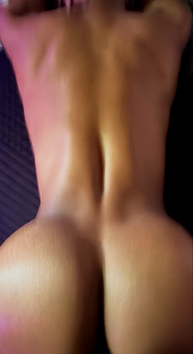 WettDreamzz_'s tweet photo. Eat it then beat it Dadaa 🫦  #humpday 😈 https://t.co/td8p3FcxA3