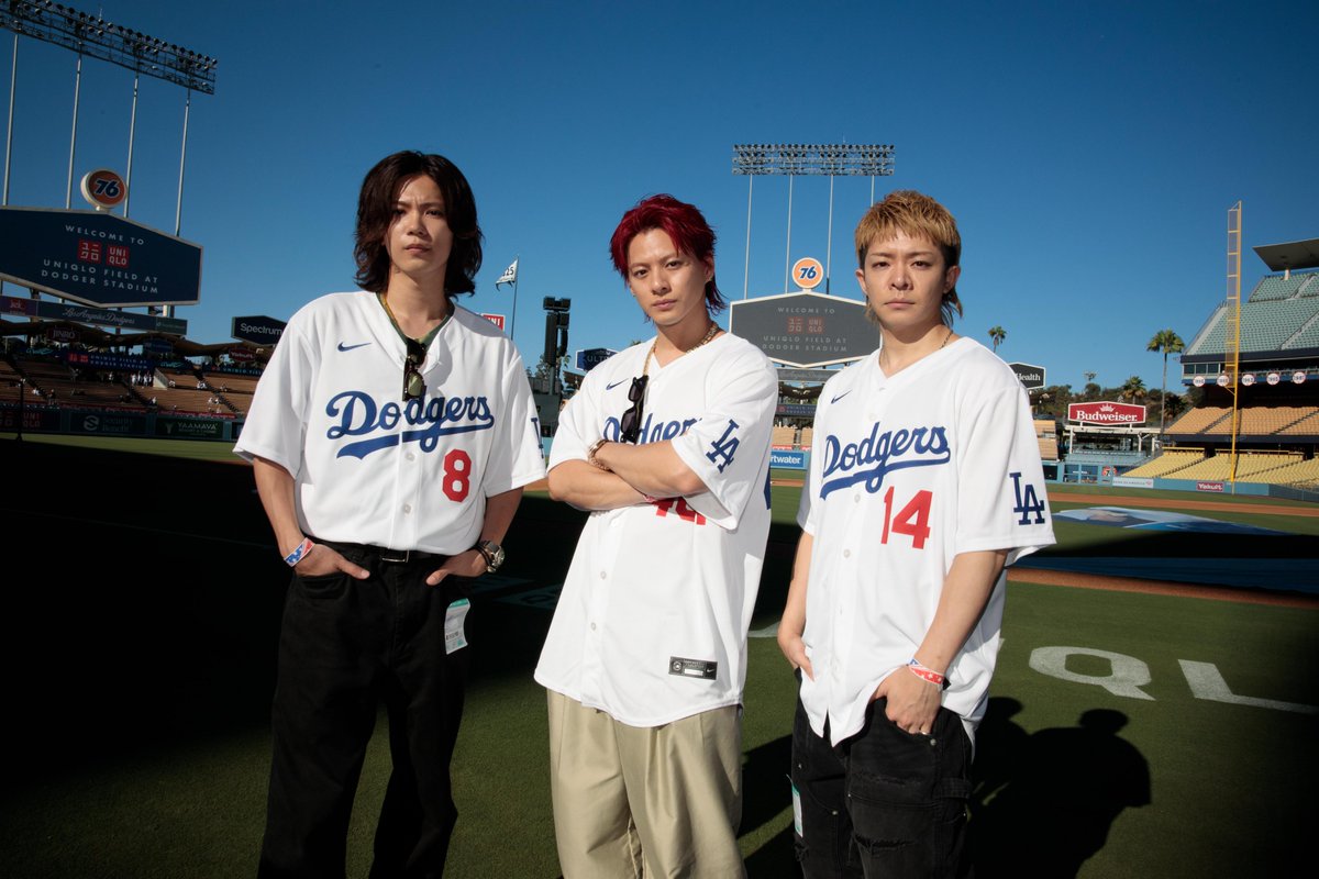 oricon's tweet photo. Number_i、ドジャースタジアムで始球式⚾️

佐々木朗希選手との貴重ショットも📸

🔻ユニフォームの背番号の由来
https://t.co/FISfzHWPb2

#Number_i https://t.co/dScQYpMZ7B