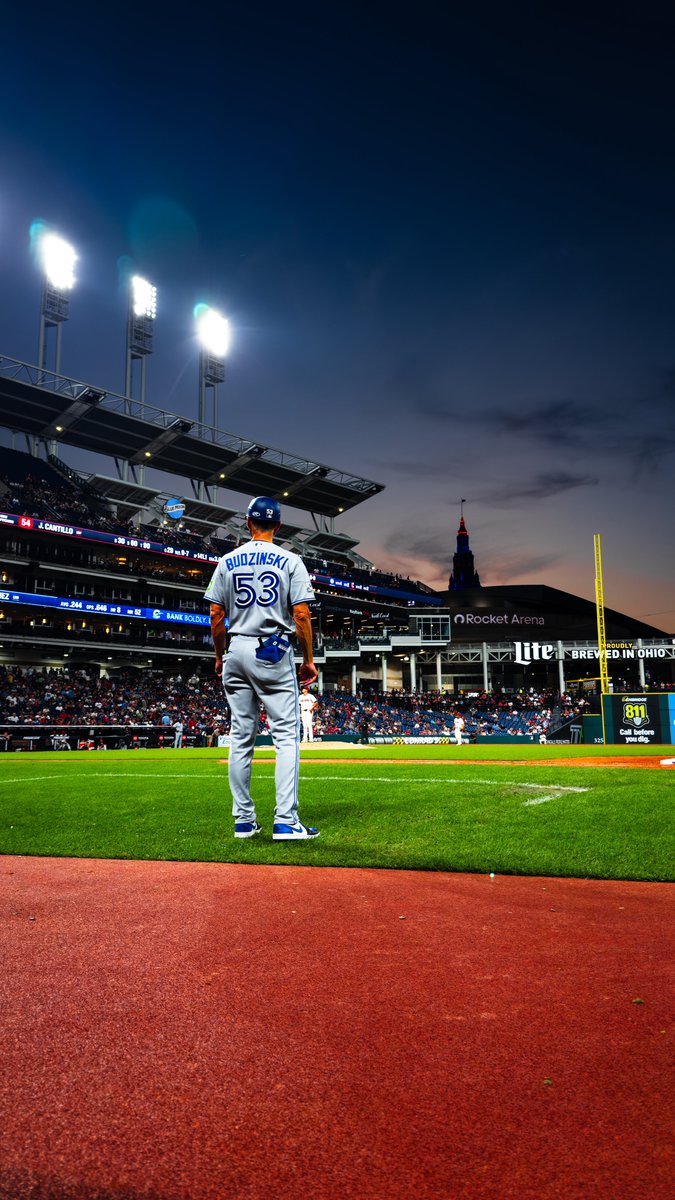 AlykhanKR's tweet photo. One thing about Cleveland:
It ALWAYS gives you a #BaseballSky ๐คฉ https://t.co/aYSLmVY8HK