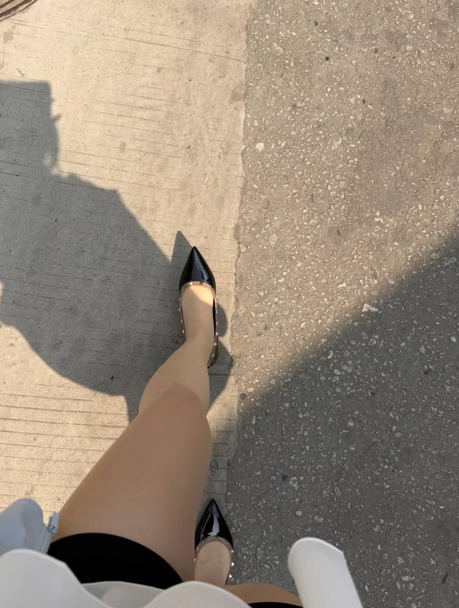 michdess10's tweet photo. 凌晨两三点睡觉的人 
在早上八点准时去上班 https://t.co/sHTRms57XQ