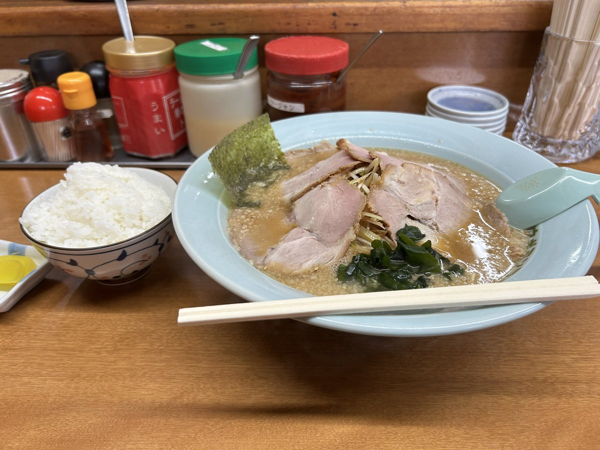 TAKASHI_ODR's tweet photo. 久しぶりに喰らいました🍜

恐らくここの店は4〜5年振り

トラック乗るのも下道走るのも減ったし中々行かなくなりました🙅🏻‍♂️

五臓六腑に染み渡りました👍 https://t.co/EjfzHmKglR
