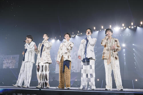 livedoornews's tweet photo. 【密着】嵐のドキュメンタリーをAmazonプライムビデオで配信、是枝裕和氏が総監督
https://t.co/9LrlnbPp22

最後の5大ドームツアーの裏側に密着した「5 - 嵐という時間 -」のほか、ツアーファイナルを収めたコンサート映像を世界独占配信。また、過去のライブアーカイブ映像9作品を順次配信する。 https://t.co/6uby3pDGy1