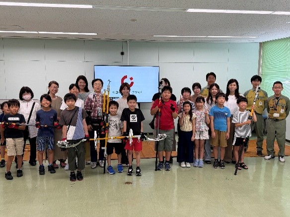 ChudenPowergrid's tweet photo. ＼まちゼミ「いちPo」に参加💡／
一宮支社は、一宮市商工会議所が主催するまちゼミ「いちPo」に参加しました📝
VRによる電気工事体験や、手回し発電機を使った体験を通じて、電気の仕組みや電気を届ける仕事を身近に感じていただきました💡✨
今後も、地域の皆さまとの交流につながる取り組みを続けてまいります💪
