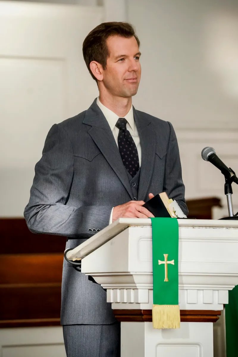 LeoQKepler's tweet photo. @DiscussingFilm Is that pastor Jeff? https://t.co/V3rYVmeHq7