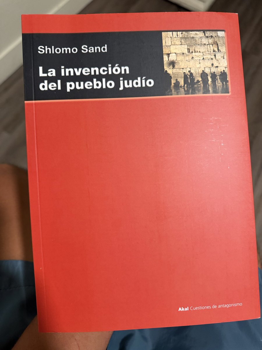 Lu1sAgudelo's tweet photo. #Recomendado The invention of the Jew people 

Autor: Shlomo Sand 
 
Psdta: el mayor acto de rebeldía, hoy en día  es pensar, la única forma de qué todo esté perdido es cuando dejemos de hacerlo https://t.co/hndM7SU06k