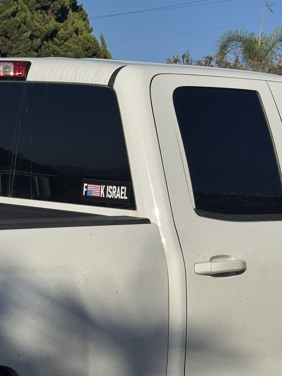 gabbylovesusa's tweet photo. It appears California is more based than I thought. https://t.co/VAyhYqzCvv