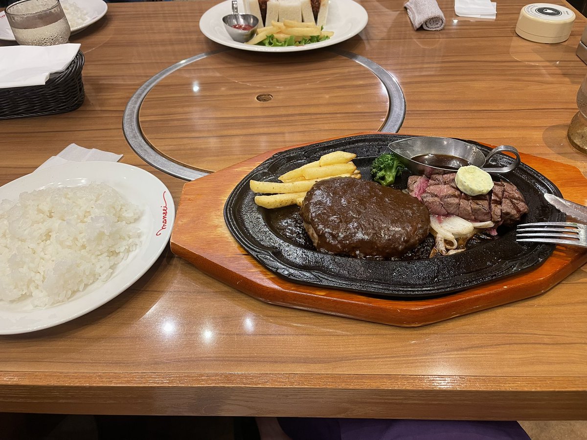 teru_ae86's tweet photo. 弟の誕生日前に仕事早く終わったから家族に万世奢って来た✌️珍しく https://t.co/StcFFbsnsr