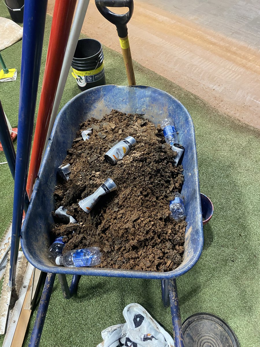 EvanBakota's tweet photo. on this episode of dude vs. dirt… https://t.co/Ff01waXmM9