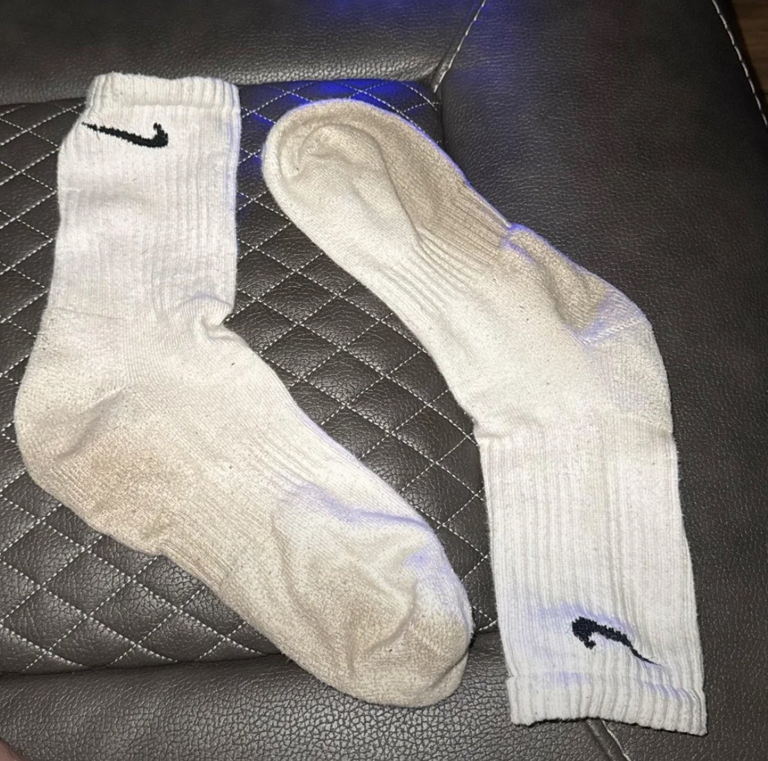 CashMassaCarter's tweet photo. You need a sniff of my sweaty nike socks https://t.co/pk5xXjVe5f