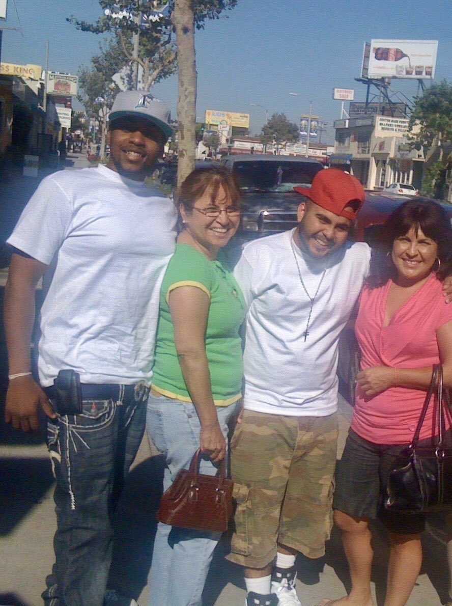 lilpapifresh's tweet photo. Black people with my abuela https://t.co/iqfy7W31BN