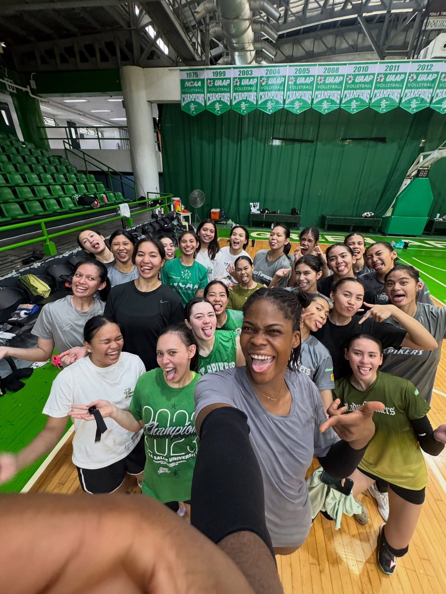 SignumTala's tweet photo. THURSDAY CHECK! 💚🏐

📸: dlsuwvb on IG https://t.co/2rp0MW9Dk2