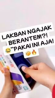 wanerrazurri's tweet photo. Kalau tiap packing harus perang sama lakban, kapan selesainya? 😂📦 Dispenser cutter tape bikin proses potong lakban lebih praktis. https://t.co/0hxbF3JxdQ https://t.co/Wd7dQpHI6C