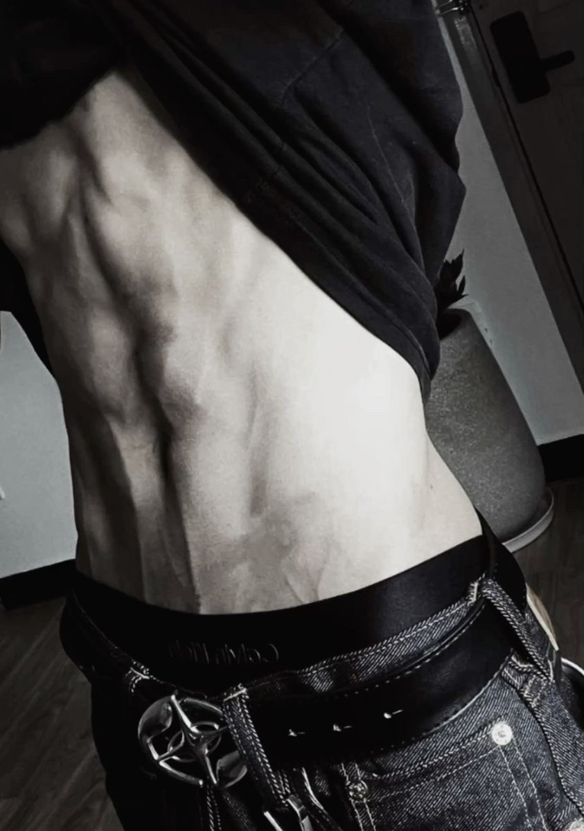 karppediaen's tweet photo. POSEÉME ᐟ 附身于我，DE NUEVO 〳。
                 9:48PM https://t.co/GwiI1pJZEu
