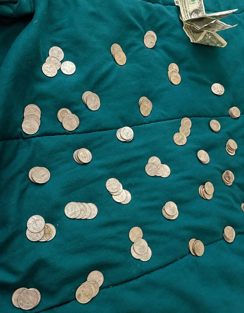 humusprincess's tweet photo. How I pay my Jewish drug dealer https://t.co/DTRlExYqQ9