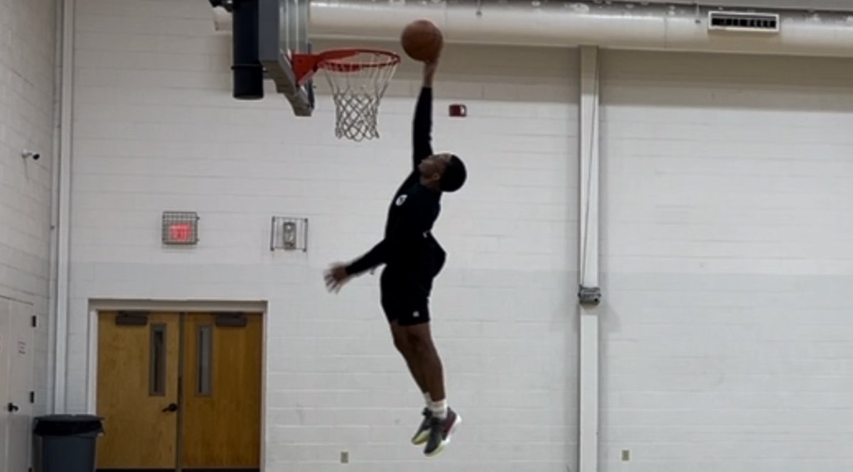 ImDevenBaxter's tweet photo. Check out this video I’m trying to get my first dunk and my one foot bounce is getting crazy 👀

https://t.co/gTcLXCOJK1 https://t.co/EvjD7N2gD4