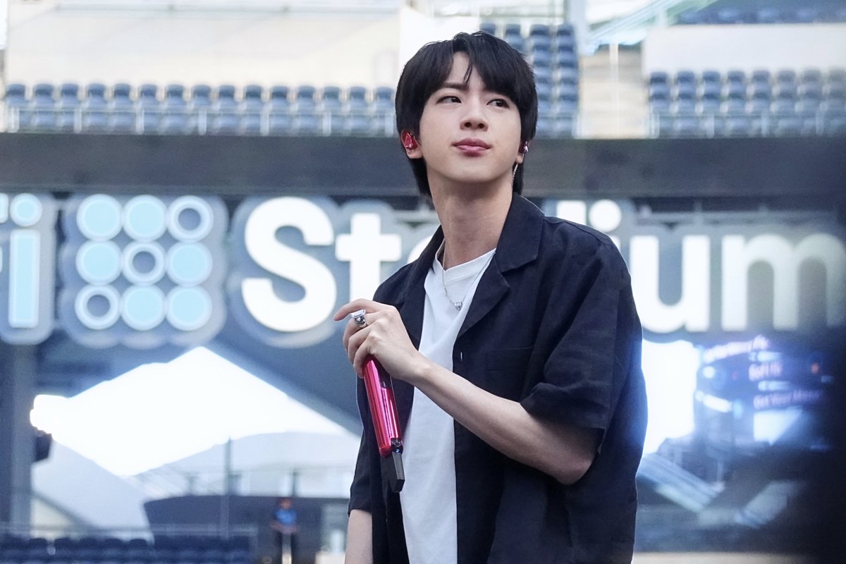 ALittleBraver92's tweet photo. 260902 SC 

#방탄소년단진 #김석진 #석진 #진 #BTSJIN #JIN 
#BTS_WORLDTOUR_ARIRANG
@BTS_twt https://t.co/svAaI9HWTt