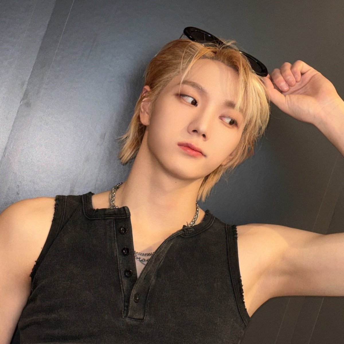 TOP100KPOP's tweet photo. Happy 23rd birthday to SUNGHO from BOYNEXTDOOR! 🥳🎉 https://t.co/9aqjvnZffl