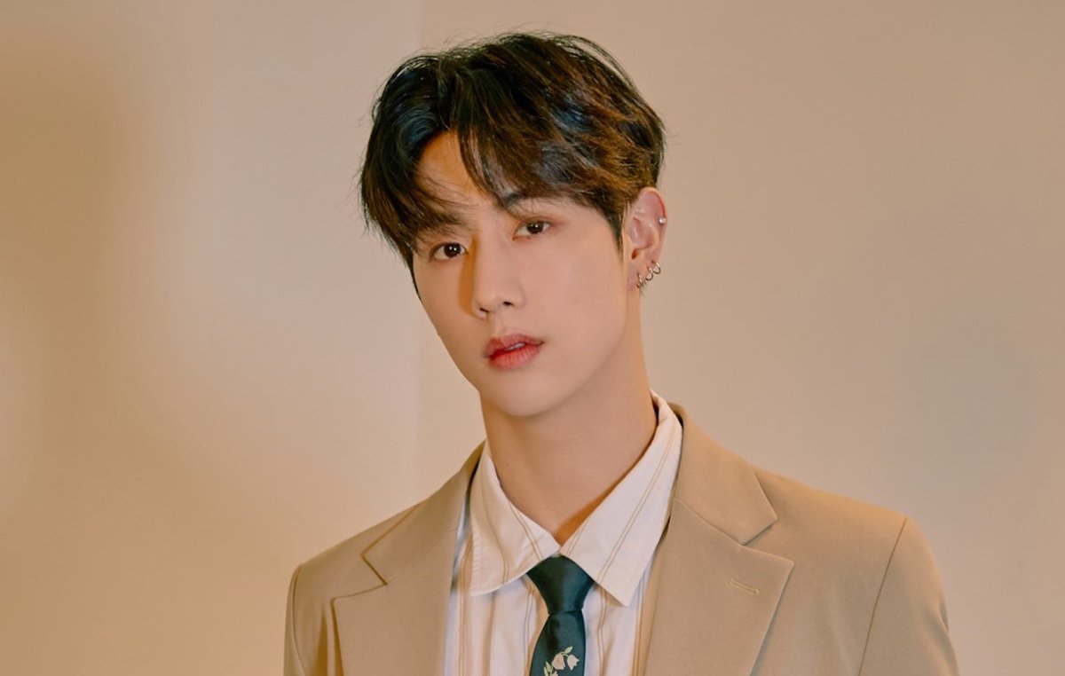 TOP100KPOP's tweet photo. Happy 33rd birthday to MARK from GOT7! 🥳🎉 https://t.co/9cqJ3DMjNh
