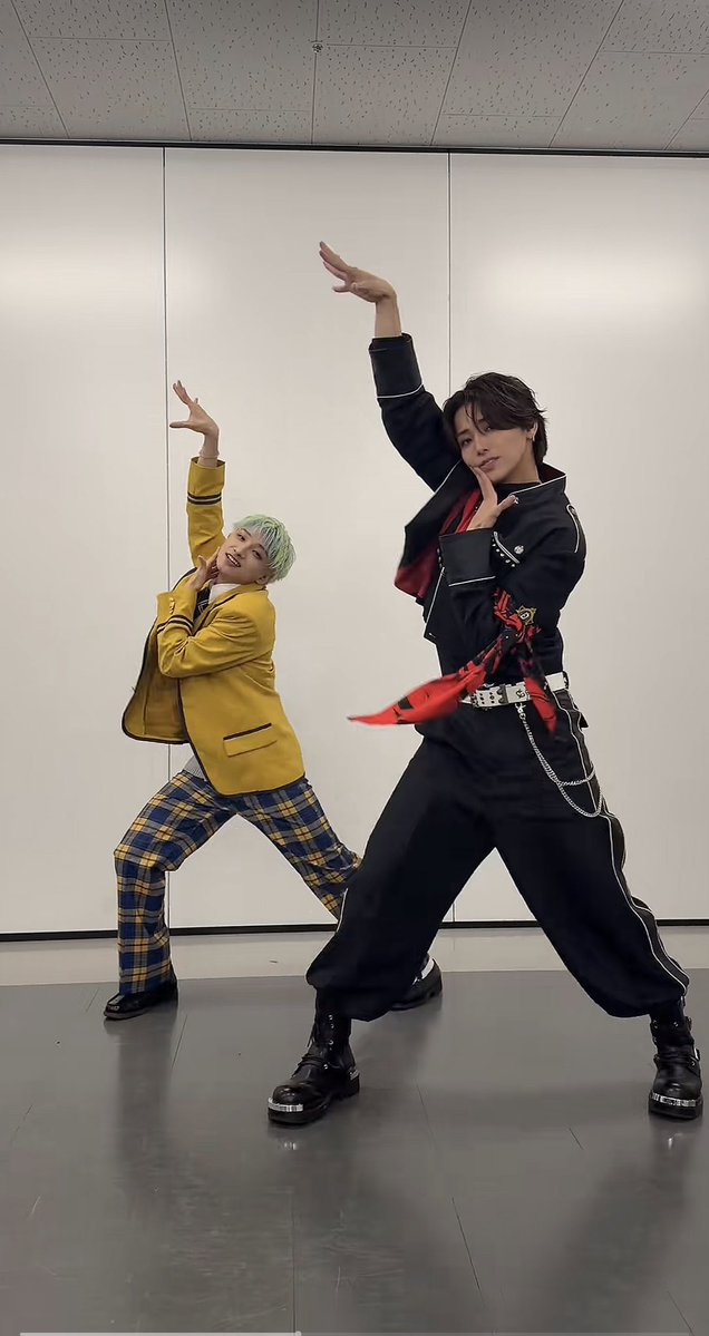 usagi_BMSG's tweet photo. 私が一方的に布教した母と姉は
超特急🚄と兄弟はちゃんと覚えてます
でも、
草川兄弟と高尾兄弟は『まじで似てるねー』
なのに
森兄弟だけ『ローランドと弟か』
っていう反応はちょっとやめてほしいｿﾞ🙄面白いところいっぱいあるんだｿﾞ‼︎すごいとこも‼︎ https://t.co/d35FU0DLJE