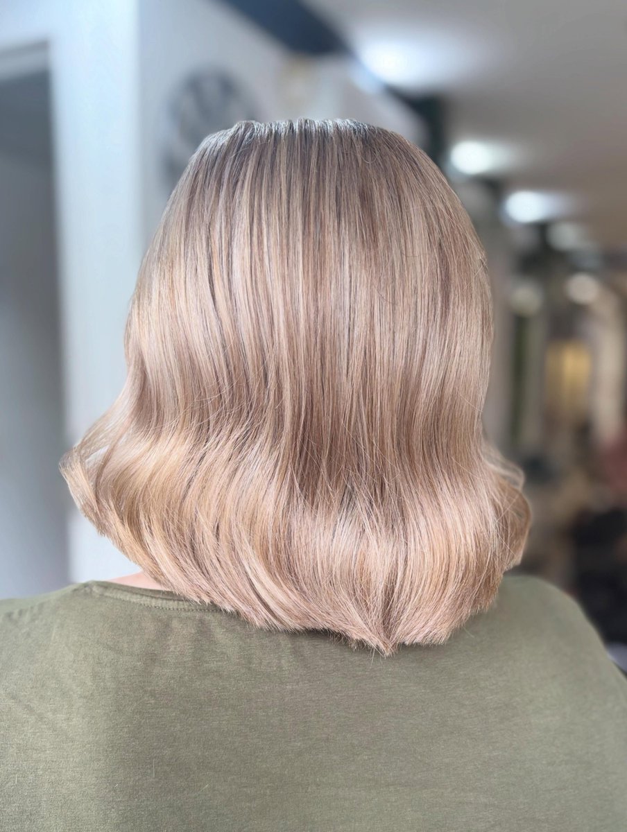 LyyanSweet's tweet photo. Soft blonde, soft waves, effortless elegance. Colour and cut by our colour technician Jess. https://t.co/m2Wj10ytX4