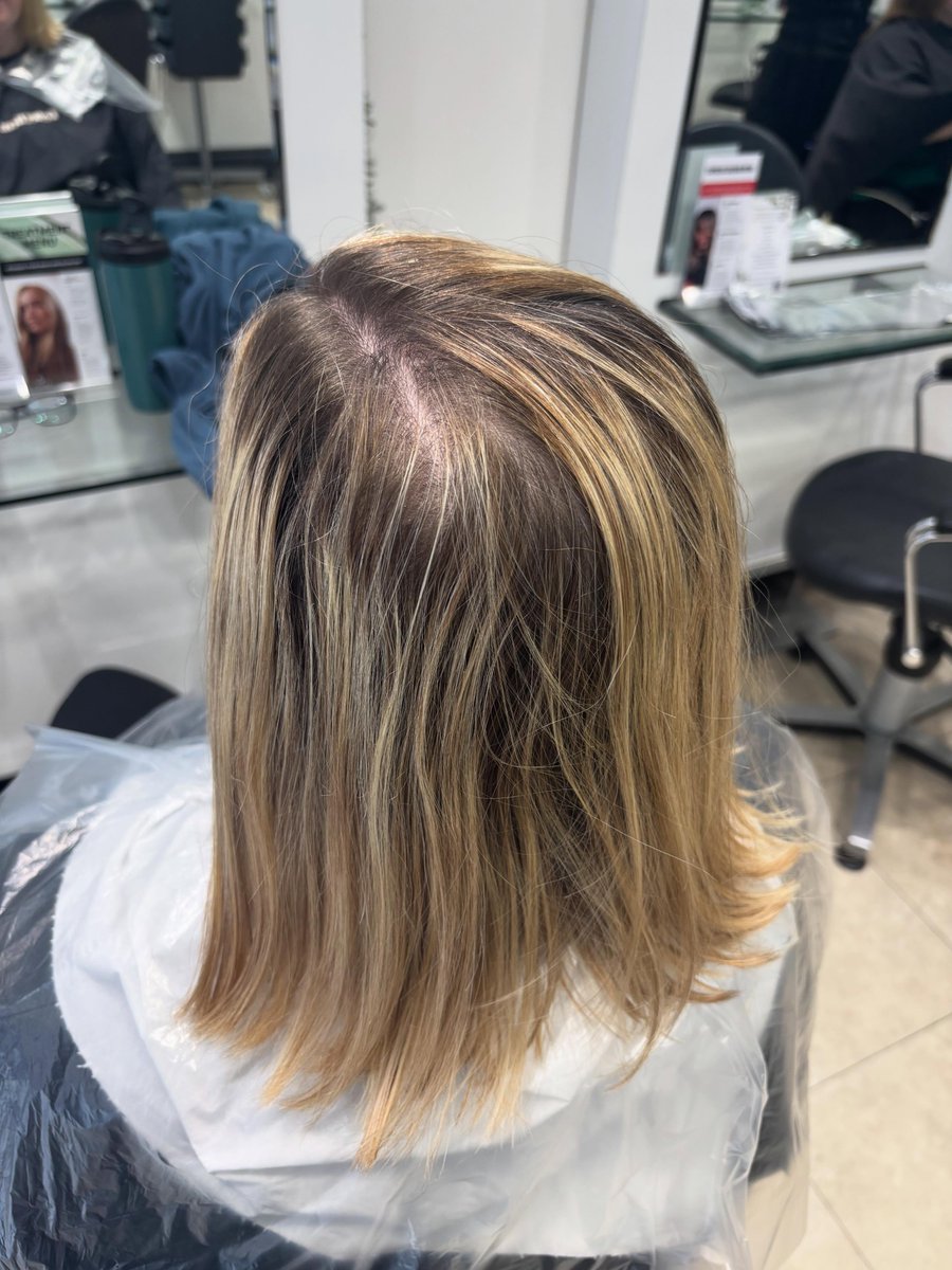 LyyanSweet's tweet photo. Soft blonde, soft waves, effortless elegance. Colour and cut by our colour technician Jess. https://t.co/m2Wj10ytX4