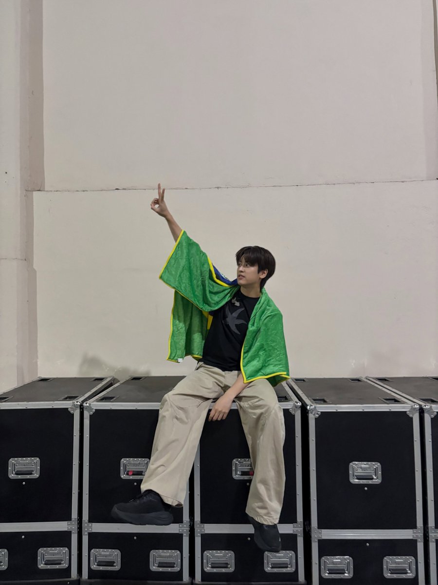 iKONBrazil2's tweet photo. [INFO | 02.09.26] Informações tiradas da live do #CHANWOO depois do show no Brasil

- Chanwoo está estudando português através do Duolingo
- Ele disse que sabe falar Olá, obrigado, etc (expressões curtas) 
- Palavras em português para ele é muito mais difícil do que outras em espanhol 
- Ele está se esforçando, quem sabe para a próxima turnê, quando voltarem a América Latina e por consequência ao Brasil 
_
#iKON #아이콘 @iKONIC_143