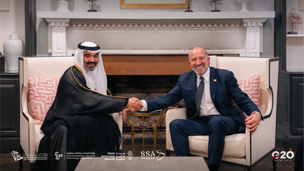 alansari's tweet photo. Saudi Arabia 🇸🇦 and the US 🇺🇲 continue to deepen their strong strategic partnership, with Minister @aalswaha meeting US Commerce Secretary @howardlutnick to advance cooperation in investment, technology, and AI. https://t.co/mLqzivd7tH