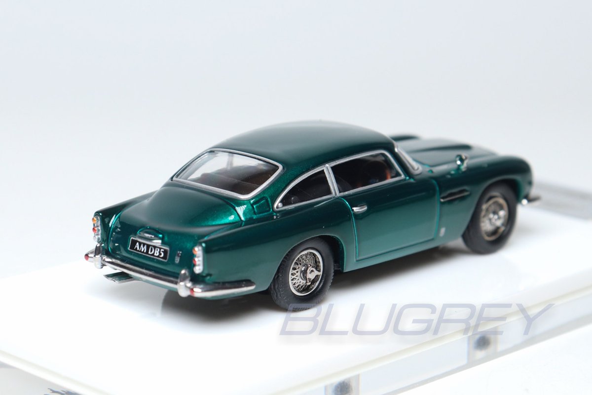 BLUGREY_JP's tweet photo. ATS 1/64 アストンマーチン DB5😍
メッシュのホイールやグリルなども出来る限り細かく造り込みされていてなかなかの仕上がりです👍
グリーンとライトブルーの2色あります!
#ATS #ASTONMARTINDB5 #アストンマーチンDB5 #164models #ミニカー #モデルカー #diecastcar #diecastmodel #blugrey https://t.co/AsOeNWx6RD
