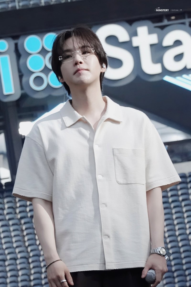 minstery_0309's tweet photo. 260902

#BTS #SUGA #슈가 #민윤기 #방탄소년단
#YOONGI #MINYOONGI https://t.co/UZJMU5ABsX