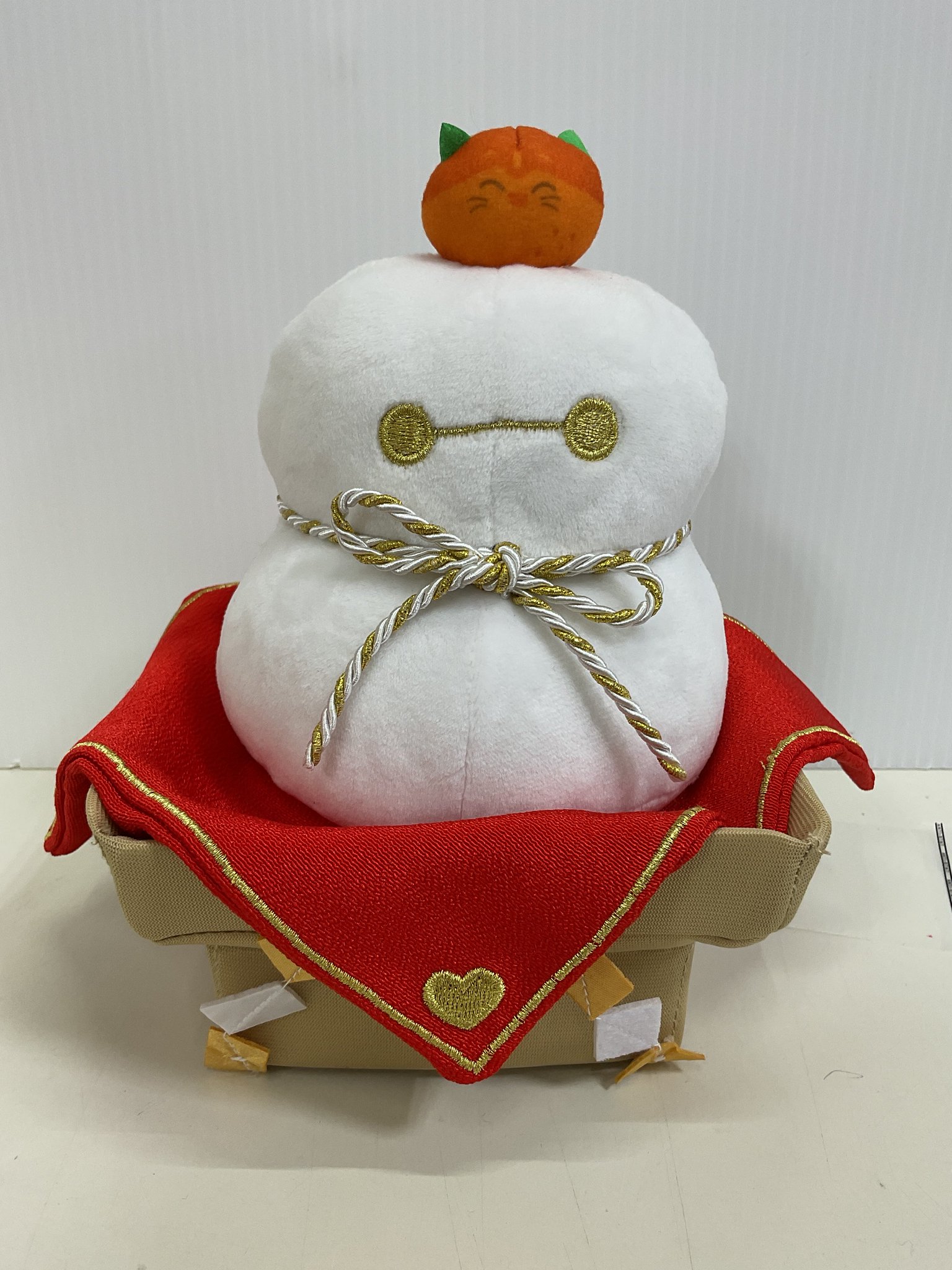 値下げ新品★ベイマックス モチ ぬいぐるみ 鏡餅 しめ飾り　BAYMAX お正月 駿河屋GIGA福岡春日店 в X: „『＃ベイマックス 鏡餅ぬいぐるみ NEW