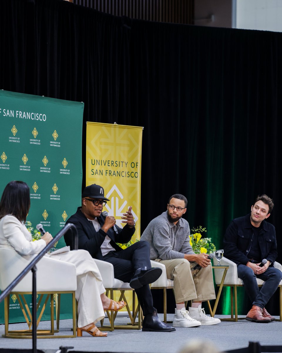ThirtyInk's tweet photo. Breaking records at the Hilltop! @StephenCurry30 joined Erick Peyton and Ben Proudfoot for USF’s Silk Speaker Series event.

Moderated by Jennifer Azzi, the powerful conversation explored the impact of true leadership, and honoring the legacy of Dr. Clarence B. Jones. https://t.co/07U9AkQG1m