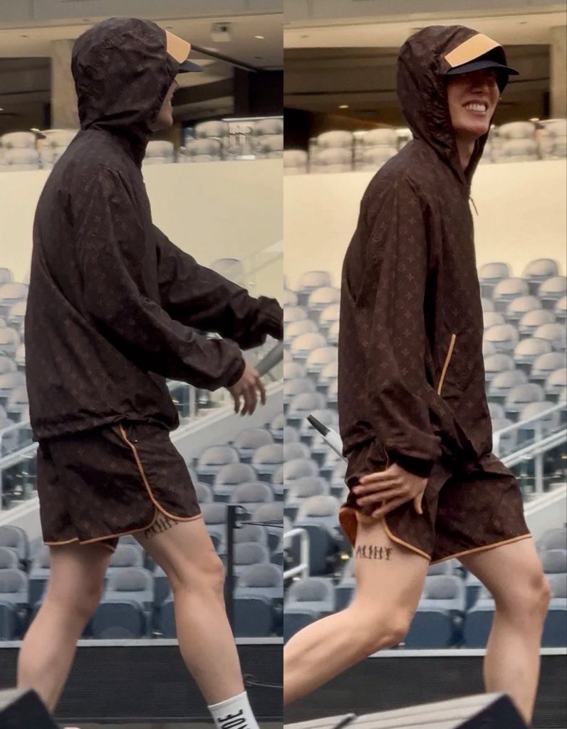 bblackjin's tweet photo. รอยสักใหม่ของพี่โฮปเป็นรูปบังทันทำท่า ARMY กูเอ๋งㅠㅠㅠㅠㅠㅠㅠㅠㅠㅠㅠ https://t.co/83am2KRLbH
