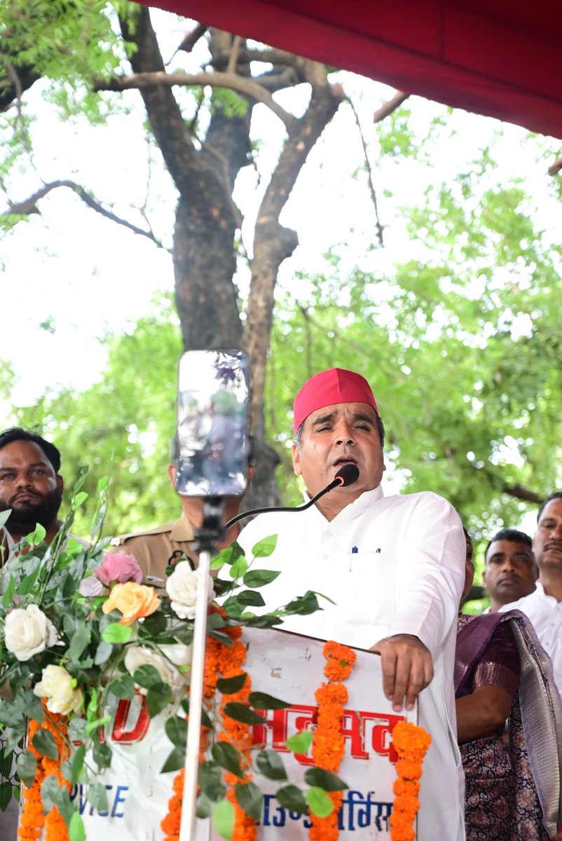 MPDharmendraYdv's tweet photo. https://t.co/EjCn9CL642