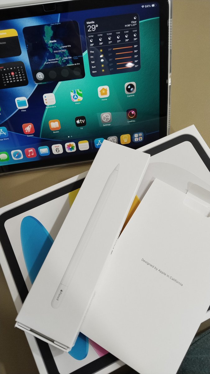 yamhuangs's tweet photo. Hi guys! I'm selling my iPad A16 128GB (Silver) with Apple Pencil.
Bought this on Apple Flagship Store (Shopee) last May. 

- PHP 20,000 (all in)
- Very minimal stain on the side
- Good as new
- Gcash/Maya/Maribank
- Can do meet up within Valenzuela/Monumento (SM Grand Central) https://t.co/UxMSPZEjvx