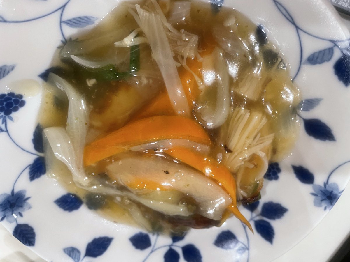 kujira032's tweet photo. #お弁当

鶏むね肉柚子胡椒の野菜あんかけ
もろもろのっけ弁当

昨日夕飯で残った鶏むね肉のあんかけ。柚子胡椒と麺つゆで初めての味だったけど美味しかった。 https://t.co/YmfQsdkhSu